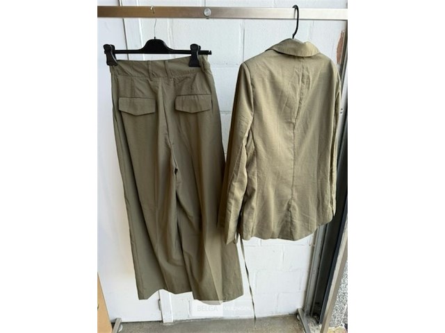 Dames set blazer + broek maat xs - afbeelding 3 van  3