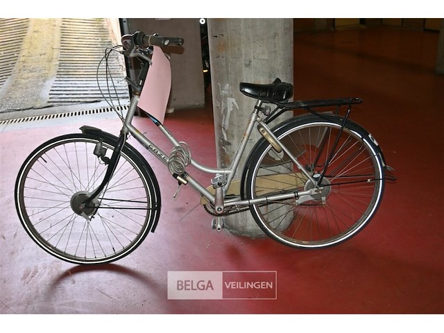 Damesfiets gazelle - afbeelding 1 van  3