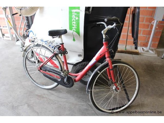 Damesfiets met schade - afbeelding 2 van  2