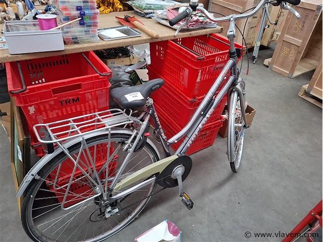 Damesfiets - afbeelding 1 van  3