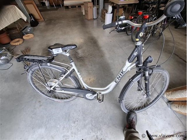 Damesfiets - afbeelding 1 van  2