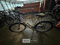 Damesfiets - afbeelding 1 van  2