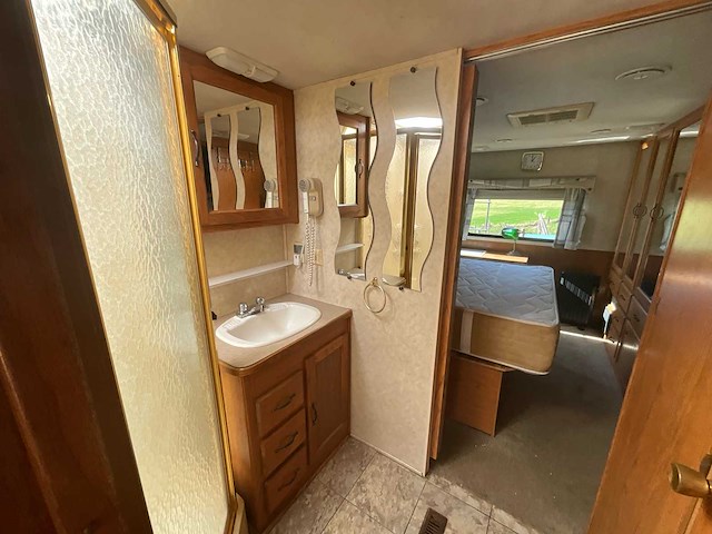 Damon corporation challenger motorhome - afbeelding 10 van  56