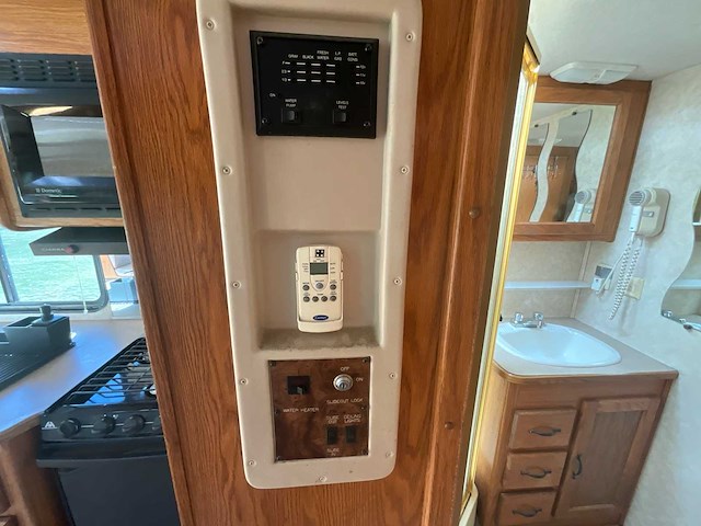 Damon corporation challenger motorhome - afbeelding 29 van  56