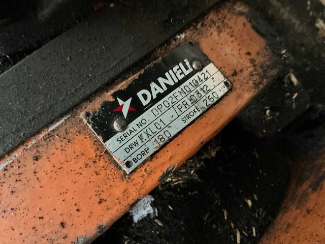 Danieli hydraulische cilinder - afbeelding 4 van  5