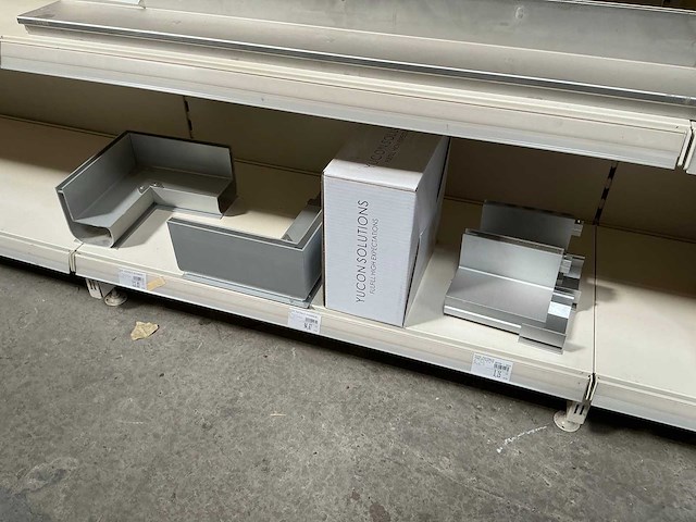 Darmen, drainagetoebehoren en elektrokabel - afbeelding 1 van  1