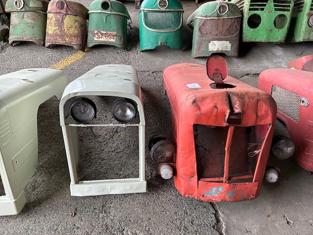 David brown tractor motorkap (2x) - afbeelding 1 van  4