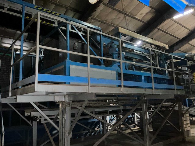 De bruyne aardappelkalibreer- en sorteerlijn met bufferbunker, transportbanden en verdeelmodule aardappelopslagtechniek - afbeelding 19 van  32