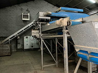 De bruyne aardappelkalibreer- en sorteerlijn met bufferbunker, transportbanden en verdeelmodule aardappelopslagtechniek - afbeelding 12 van  32