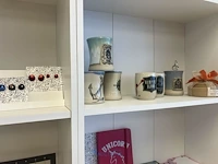 De inhoud van deze kast - afbeelding 2 van  10