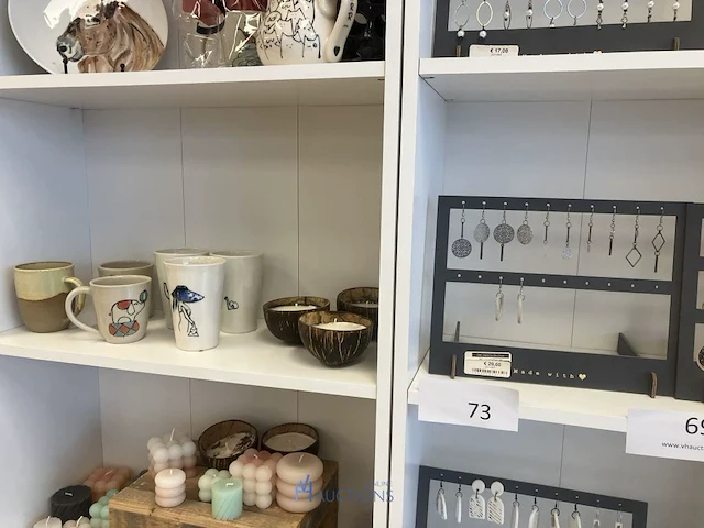 De inhoud van deze kast - afbeelding 6 van  10