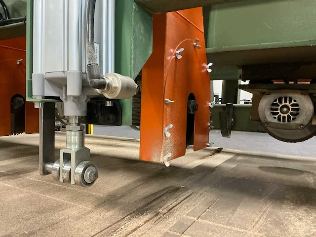 De meyer met bosch rexroth besturing platen opdeel zaagmachine - afbeelding 12 van  17