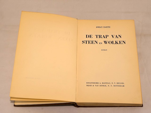 De trap van steen en wolken, johan daisne - afbeelding 3 van  8
