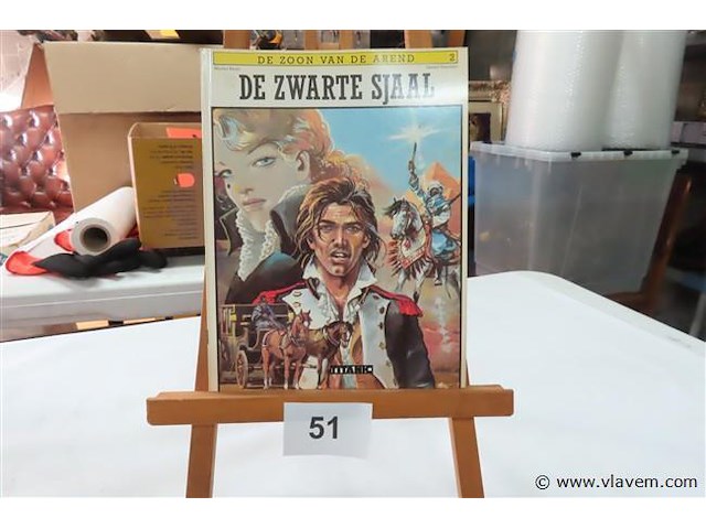 De zwarte sjaal - afbeelding 1 van  2