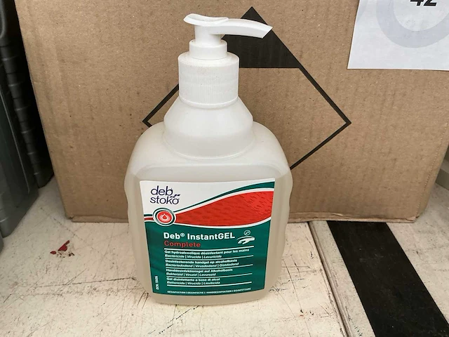 Debstoko inhoud 400 ml desinfecterende handgel (24x) - afbeelding 1 van  1