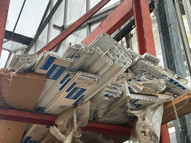 Deceuninck partij pvc profiellatten - afbeelding 1 van  9
