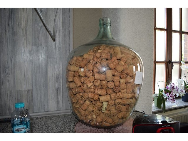 Deco fles glas gevuld met kurken - afbeelding 1 van  3