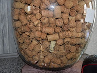 Deco fles glas gevuld met kurken - afbeelding 2 van  3
