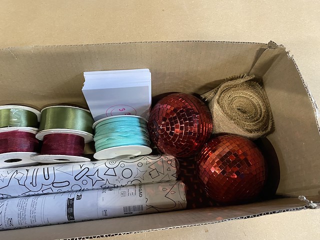 Decoratie - lint - papier - afbeelding 2 van  3