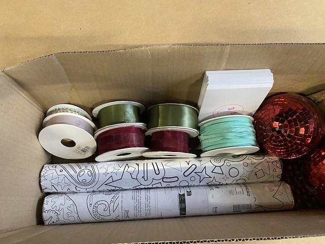 Decoratie - lint - papier - afbeelding 3 van  3