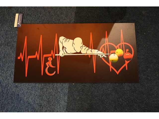 Decoratie biljartspeler (40 x 80 cm) - afbeelding 1 van  1