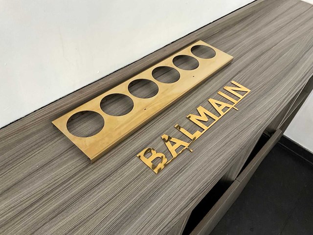 Decoratie kapsalon balmain - afbeelding 5 van  5