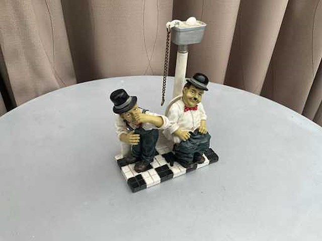 Decoratief beeld laurel & hardy - afbeelding 2 van  4