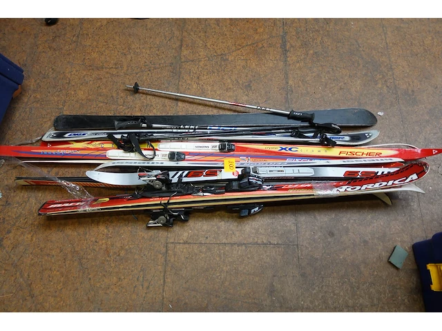Decoratief ski/langlauf materiaal - afbeelding 1 van  6