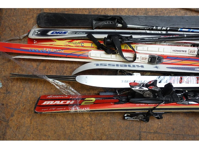 Decoratief ski/langlauf materiaal - afbeelding 3 van  6