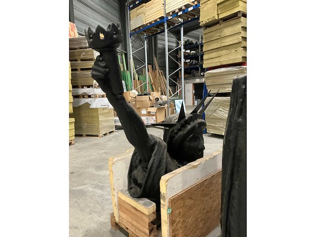 Decoratief vrijheidsbeeld - afbeelding 3 van  8