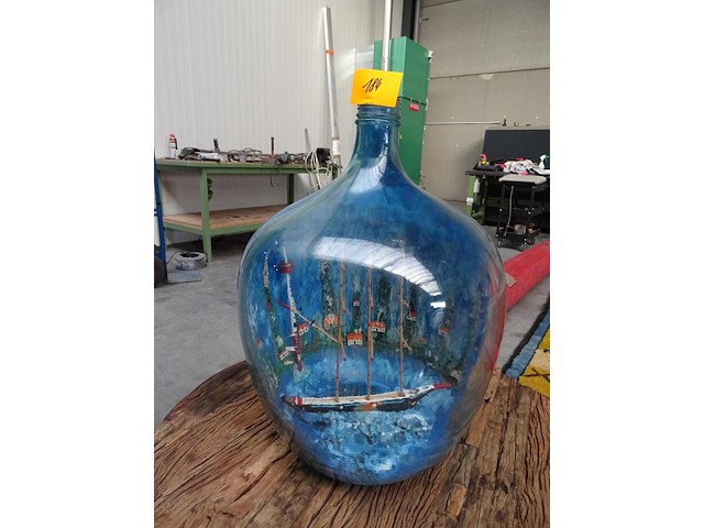 Decoratiefe glazen wijnkruik - afbeelding 4 van  4