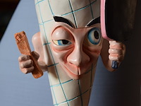 Decoratiefiguur frietzak h 45 cm - afbeelding 2 van  4