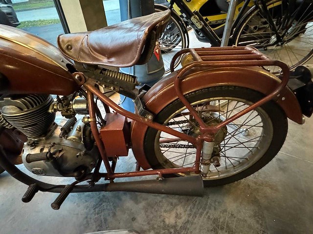 Decoratieve brommer - guiller - afbeelding 2 van  5