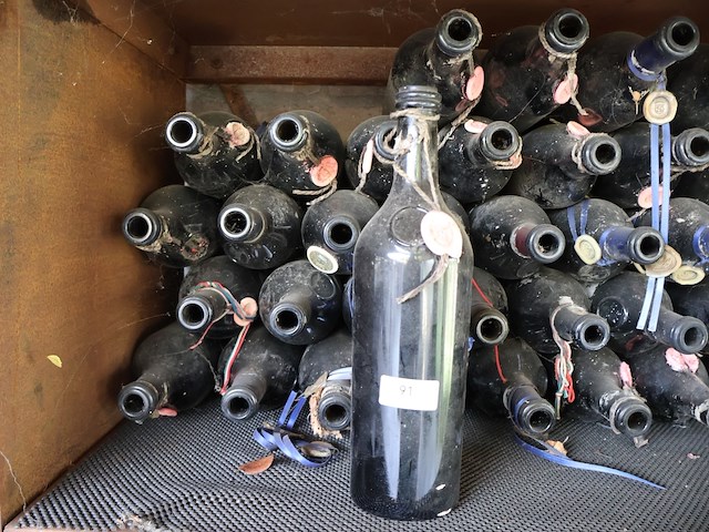 Decoratieve flessen met waxzegel - afbeelding 3 van  6