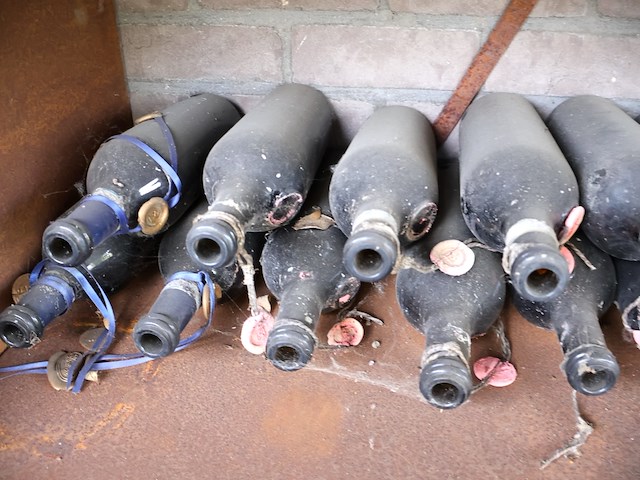 Decoratieve flessen met waxzegel - afbeelding 6 van  6