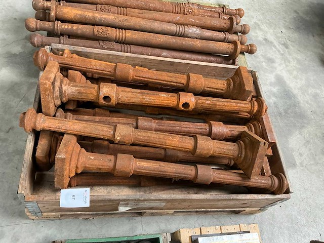 Decoratieve gietijzeren palen (14x) - afbeelding 2 van  5