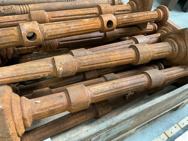 Decoratieve gietijzeren palen (14x) - afbeelding 4 van  5