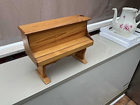 Decoratieve houten piano - afbeelding 3 van  3
