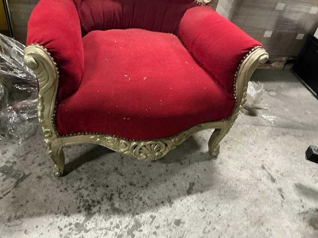 Decoratieve klassieke armstoel in barokstijl - afbeelding 4 van  4