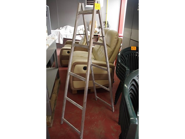 Decoratieve ladder in hout - afbeelding 1 van  1