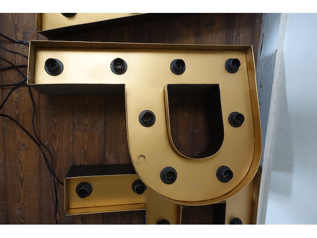 Decoratieve letters - afbeelding 4 van  6