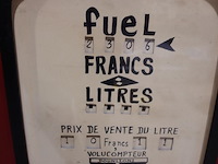 Decoratieve metalen opbergkast - afbeelding 2 van  3