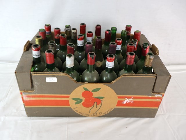 Decoratieve oude wijnflessen - afbeelding 1 van  4