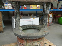 Decoratieve tuinwaterput