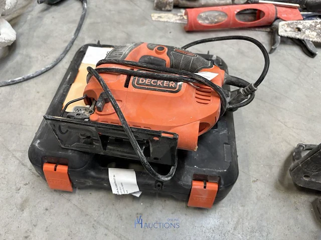 Decoupeermachine black+decker ks701pe in pvc opbergkoffer - afbeelding 1 van  5