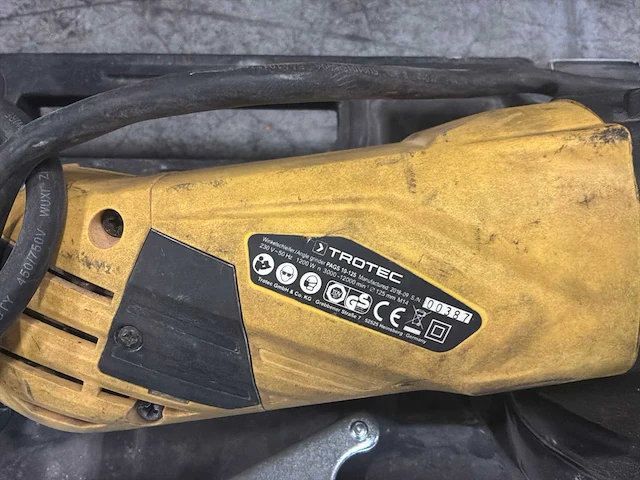 Decoupeerzaag, slijpschijf en boormachine - afbeelding 6 van  6