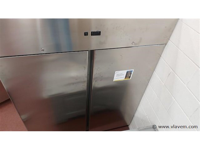Defecte rvs koeling dubbeldeurs - afbeelding 2 van  2