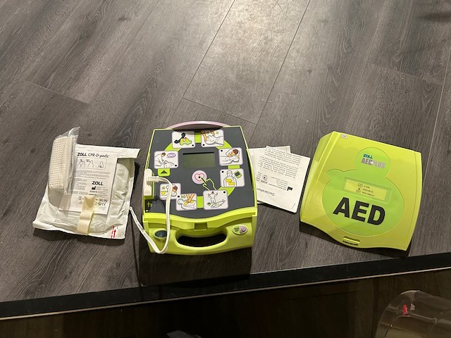 Defibrillator aed - afbeelding 1 van  7