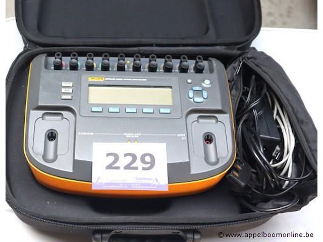 Defribilator analyzer fluke impulse 6000d, werking niet gekend - afbeelding 1 van  3
