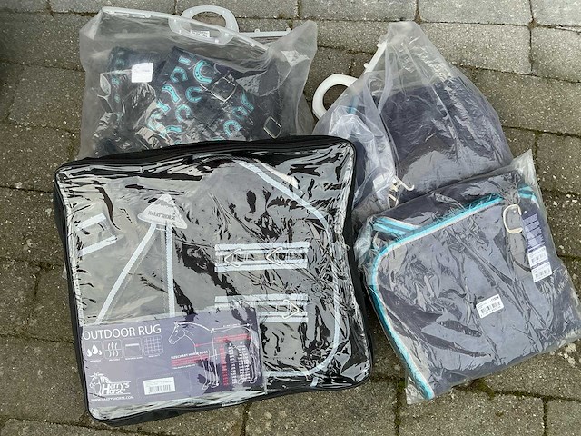 Dekens 115cm paarden (4x) - afbeelding 1 van  6